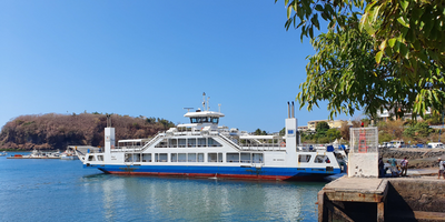 400x200 Mayotte barge